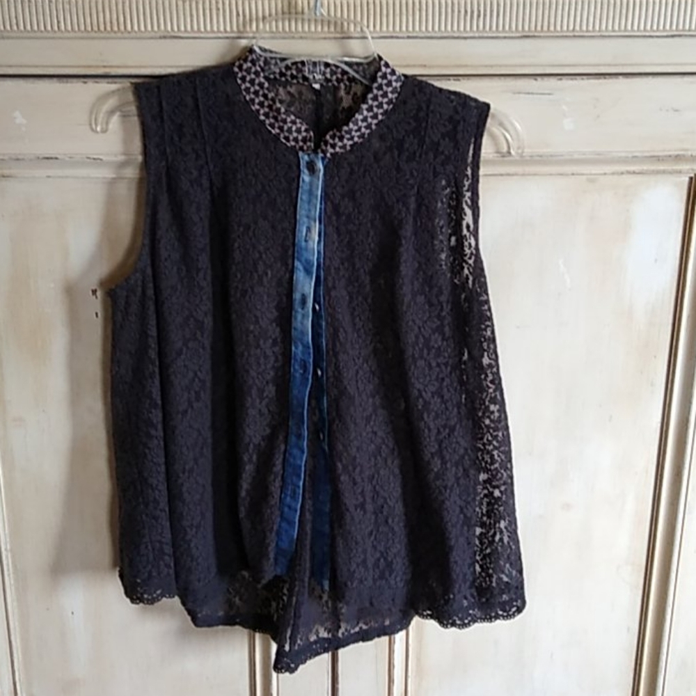 Free people sleeveless black laced shirt